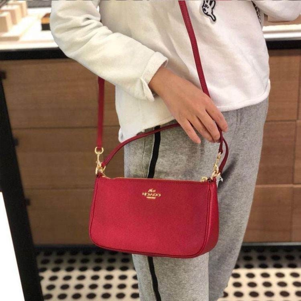 Coach Small Red Leather Shoulder Bag with Gold Tone Logo - Picture 4 of 4